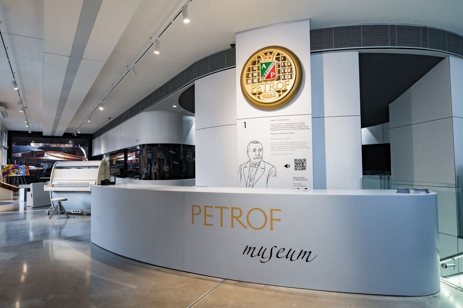 El nuevo Museo PETROF en el centro de Hradec Králové